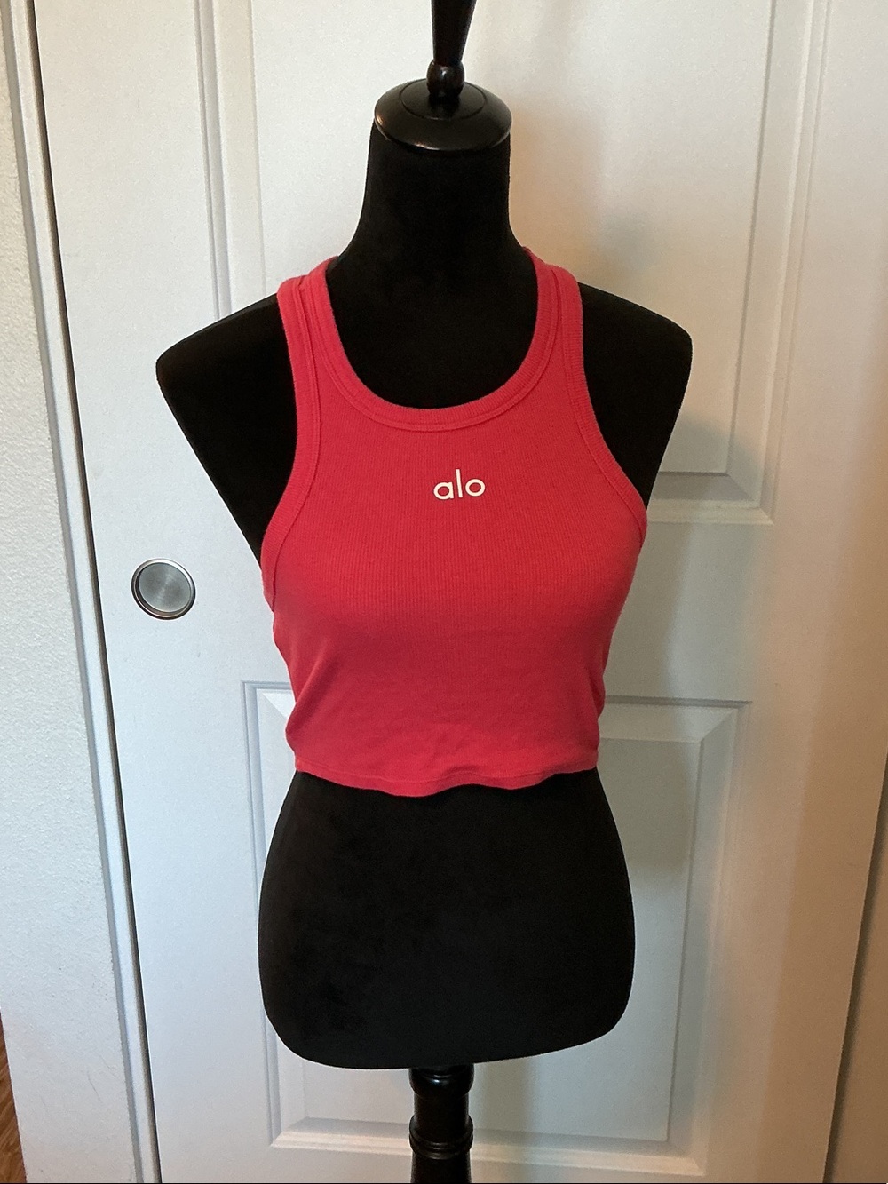 ALO Yoga Coral Pink Ribbed Crop Tank S